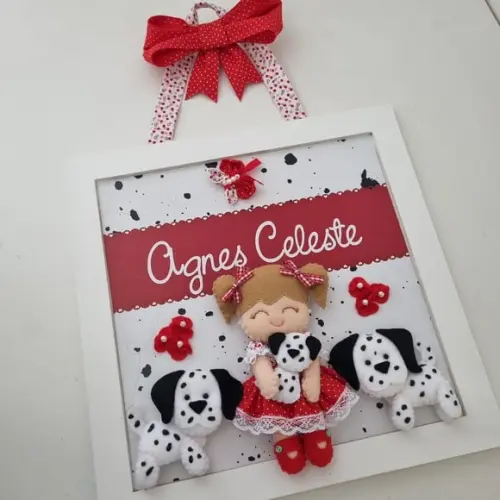 Enfeite de Porta Maternidade Menina Boneca e Cachorrinhos