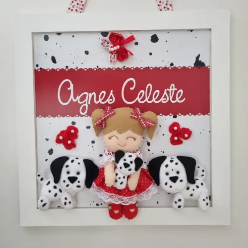 Enfeite de Porta Maternidade Menina Boneca e Cachorrinhos