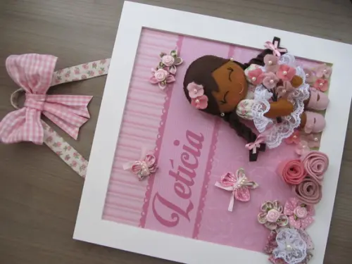 Enfeite de Porta Maternidade Menina Boneca Lê Rosa