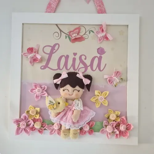 Enfeite de Porta Maternidade Menina Bonequinha e Passarinhos