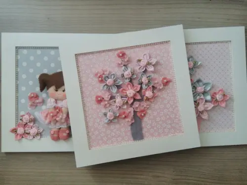 Trio de quadros bonequinha rosa e cinza