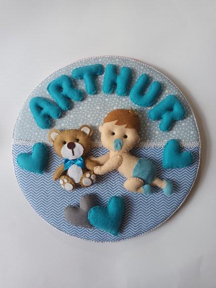 Porta maternidade Menino bebê e o urso