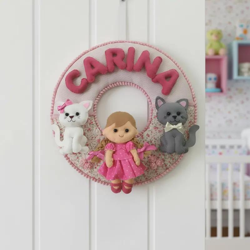Porta maternidade menina e gatinhos feltro