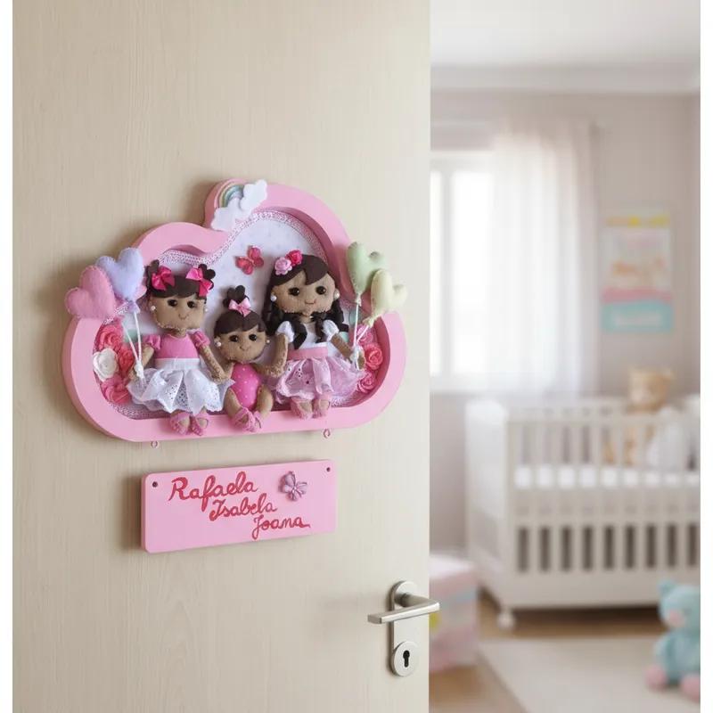 Porta maternidade nuvem 3 irmãs