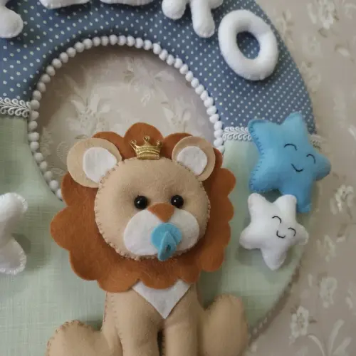 Porta maternidade Menino Leãozinho