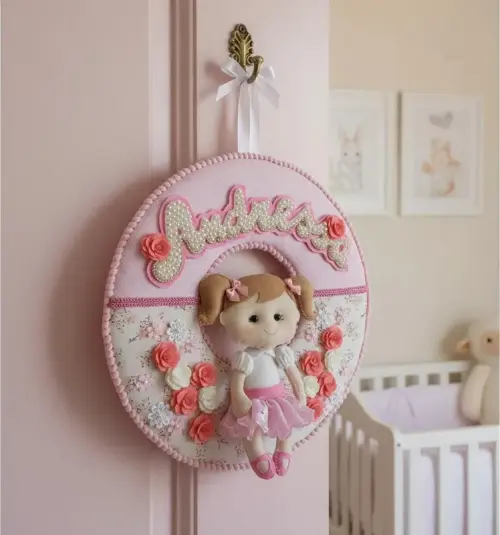 Porta maternidade Menina e pérolas