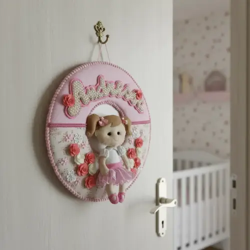 Porta maternidade Menina e pérolas