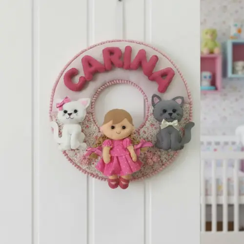 Porta maternidade menina e gatinhos feltro