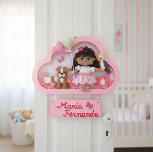 Porta maternidade menina nuvem feltro