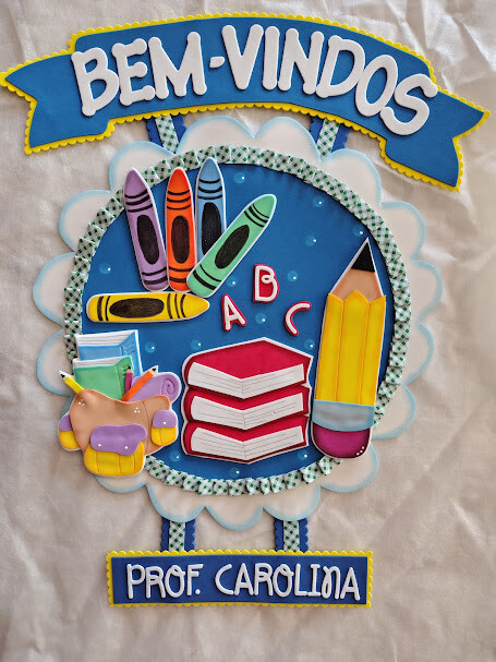 Cartaz de bem-vindos em eva no tema material escolar