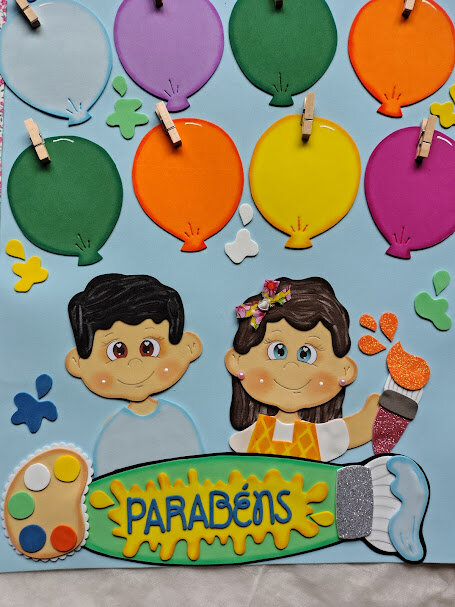 Cartaz dos aniversários em eva