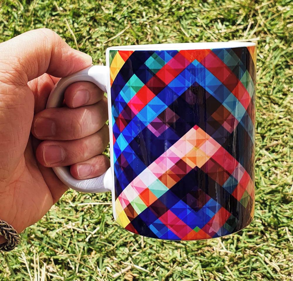 Caneca Branca Decoração Mesa Abstrato Xadrez