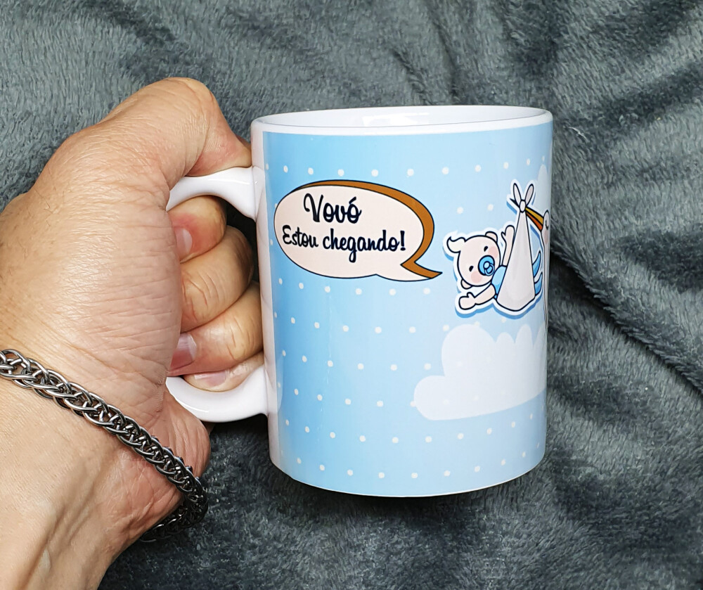 Caneca Branca Presente Cegonha Vovó e Vovô Estou Chegando!