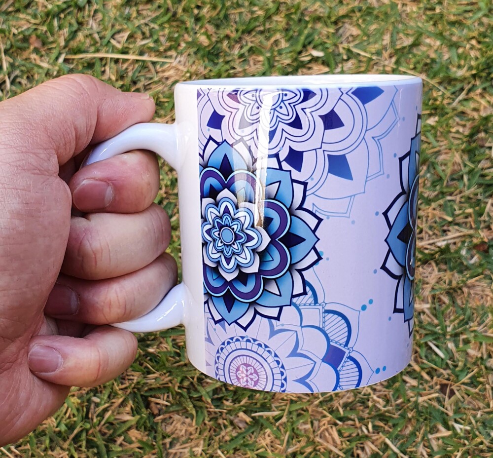 Caneca Branca Personalizada Mandala Psicodélico Roxo
