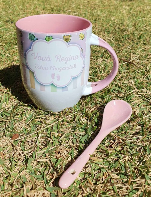 Caneca Colher Rosa Personalizada Mimo Vovó Estou Chegando