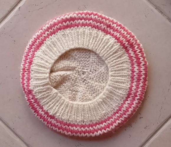 Boina Vermelho e Branco de Tricô em Lã Natural