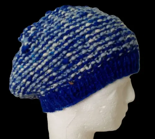 Boina Azul e Branco de Tricô em Lã Natural