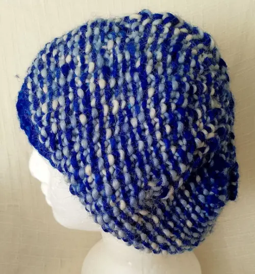 Boina Azul e Branco de Tricô em Lã Natural
