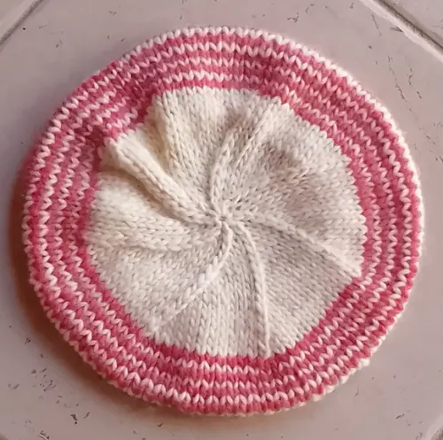 Boina Vermelho e Branco de Tricô em Lã Natural