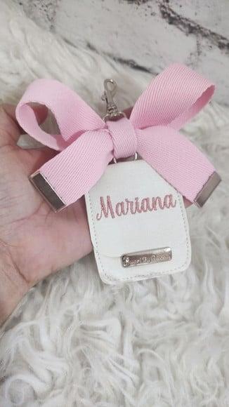 Chaveiro com Laço Bolsa Maternidade Branco com Rosa Bebê