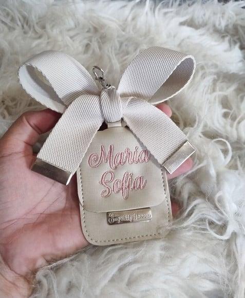 Chaveiro com Laço Bolsa Maternidade Todo Bege com Nome Rose