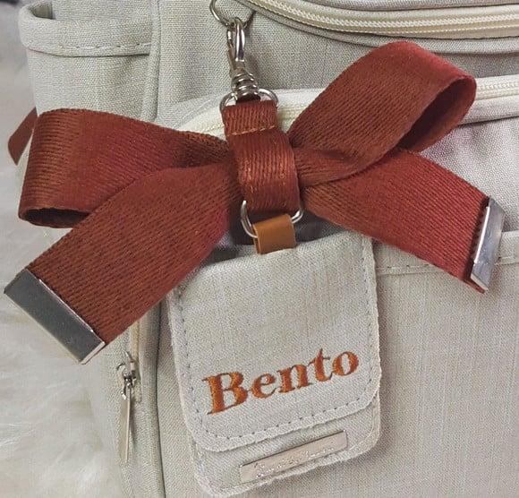 Chaveiro com laço de Bolsa Maternidade com tag