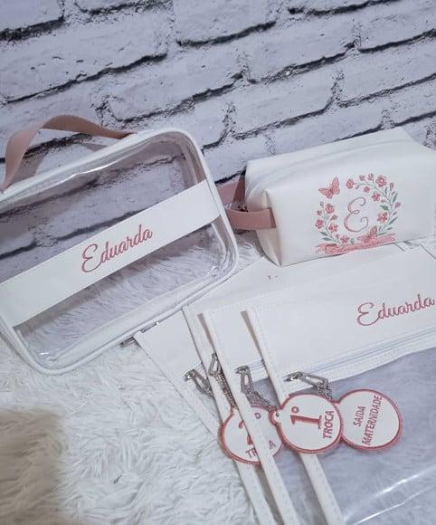 Kit 4 Saquinhos + 1 Malinha m + 1 Nécessaire Branco com Rose