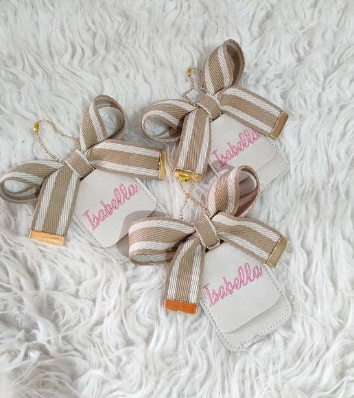 Kit de 3 Chaveiros Bege e Rosa com Ferragens Douradas