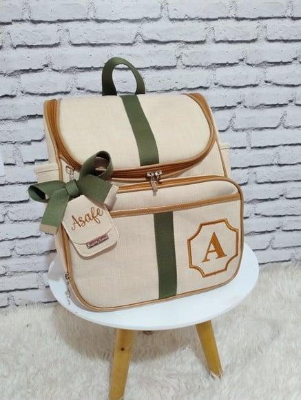 Mochila Maternidade 2 em 1 Aveia com Verde e Caramelo