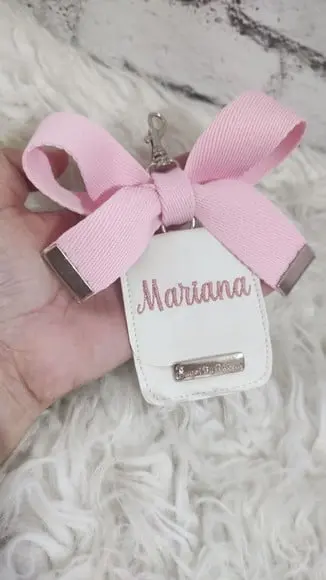 Chaveiro com Laço Bolsa Maternidade Branco com Rosa Bebê