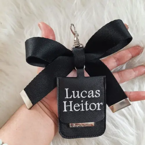 Chaveiro com laço de Bolsa Maternidade com tag