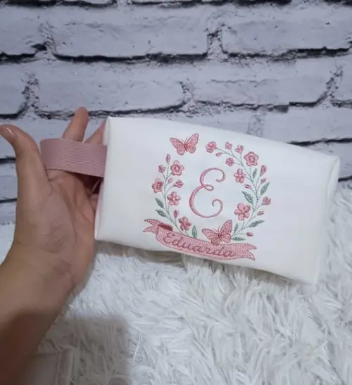 Kit 4 Saquinhos + 1 Malinha m + 1 Nécessaire Branco com Rose