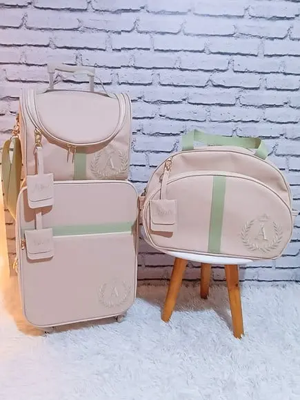 Kit Maternidade Bege com Detalhes em Verde Bebê