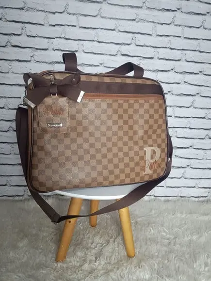 Mala Mamãe Maternidade Marrom com Tag Personalizada