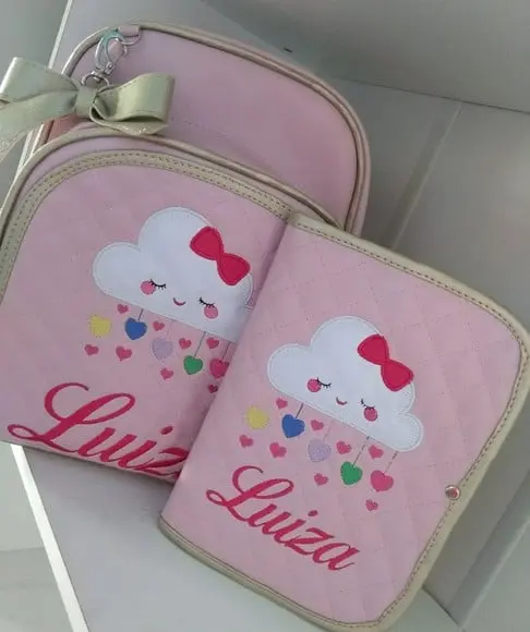 Mochila + Capinha de vacina Nuvem ( chuva de bençãos)