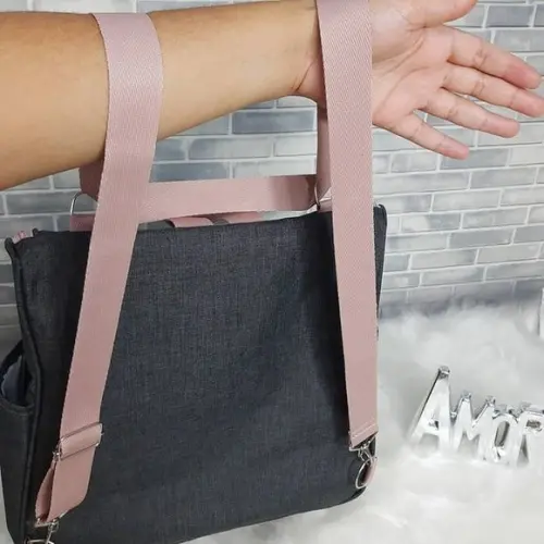 Mochila 2 em 1 Linho Luxo Preta e Rose Tag Personalizada