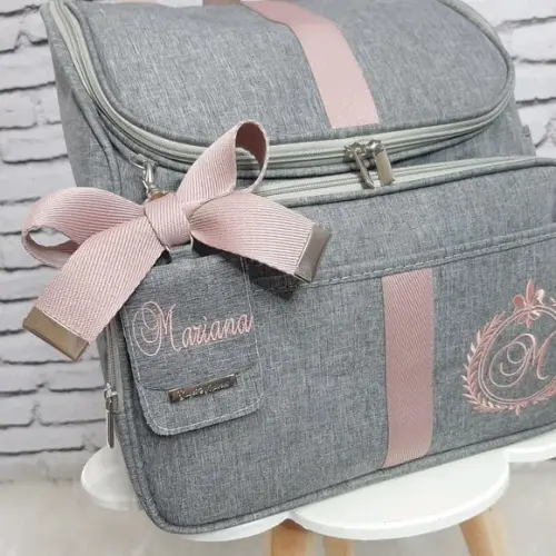 Mochila 2 em 1 Linho Luxo Cinza Fita Rose Tag Personalizada