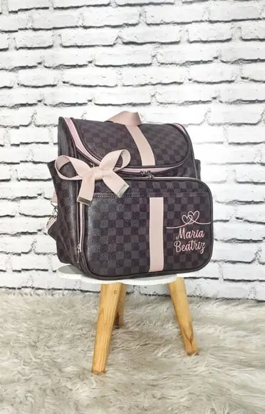 Mochila 2 em 1 Luxo Marrom com Rose ( Tema Coração )