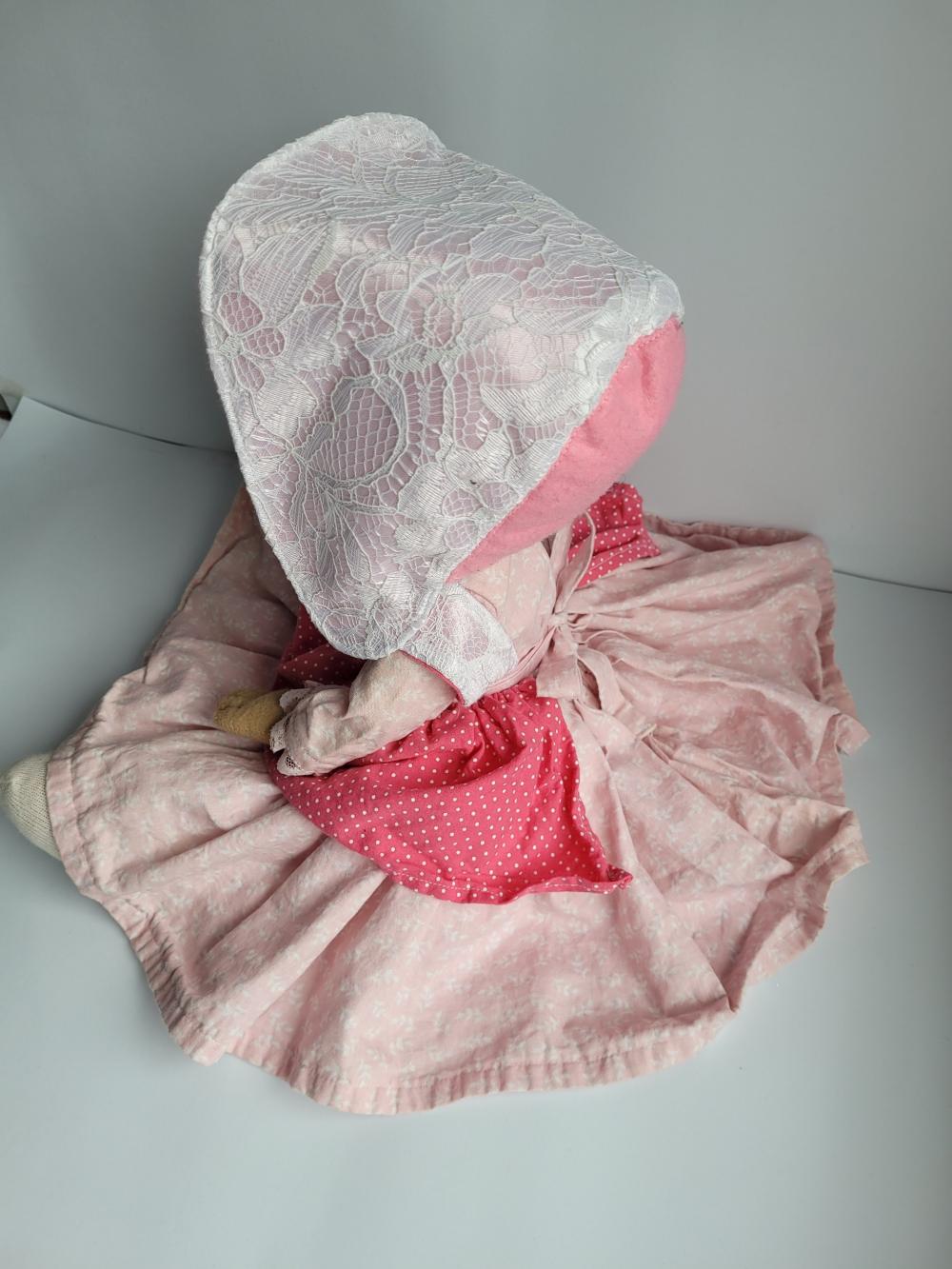 Boneca Artesanal em Feltro – Delicadeza que Encanta ✨