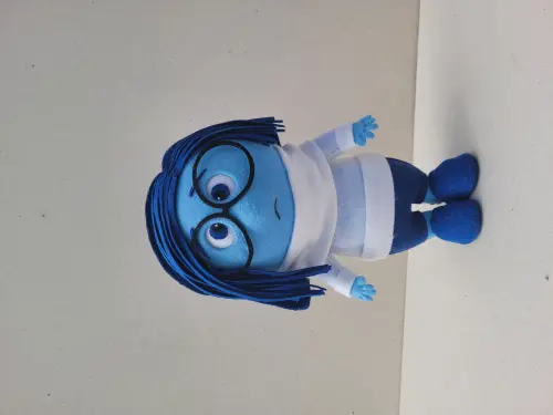 ✨ Boneca Decorativa Azul – Estilo Emocional | Fofa e Cheia de