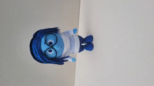✨ Boneca Decorativa Azul – Estilo Emocional | Fofa e Cheia de
