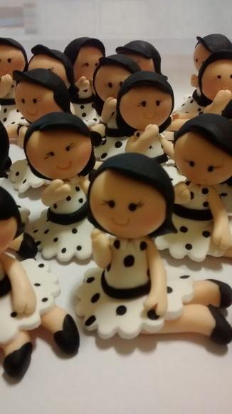 Bonequinha em biscuit