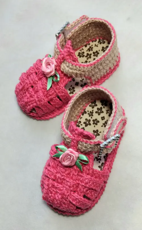 Sapatinho de crochê