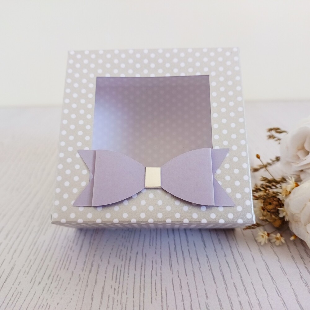 Kit com 10 Caixas para lembrancinhas prata com poá Dias das Mãe