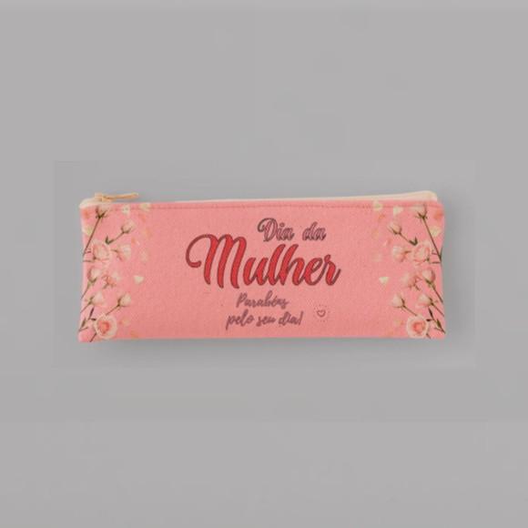 Nécessaire Dia Internacional da Mulher !