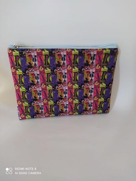 Necessaire Jovem Titans
