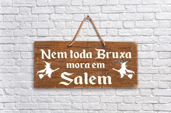 Placa Decorativa Madeira Bruxa Salem
