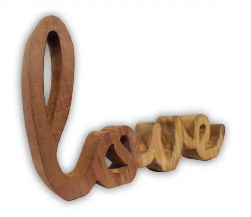 Letra de Mesa Rústica Love