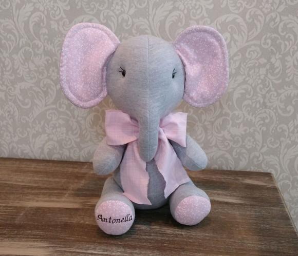 Elefante cinza articulado