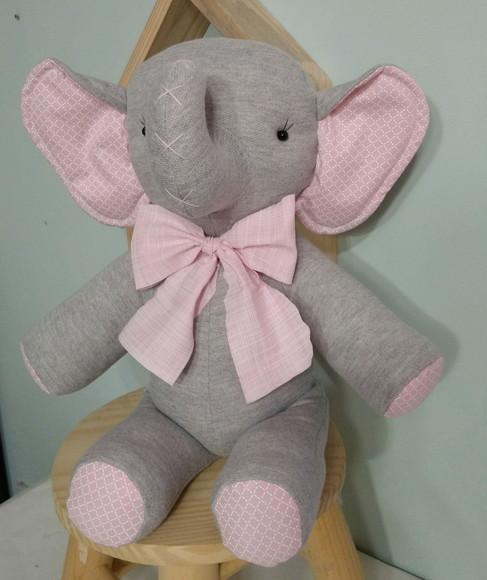 Elefante Cinza e Rosa